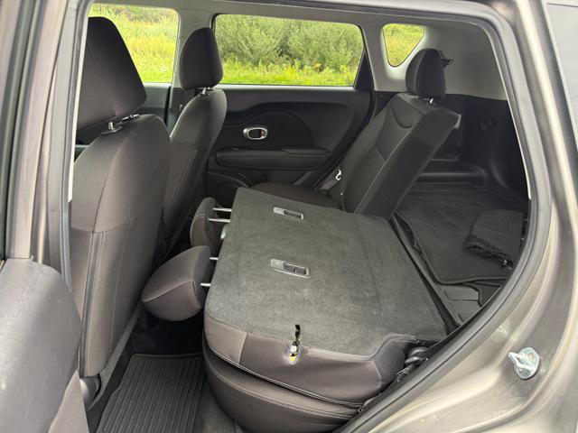 Used 2018 Kia Soul w/ Convenience Package FWD image 16