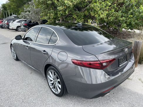 Used 2017 Alfa Romeo Giulia RWD image 35