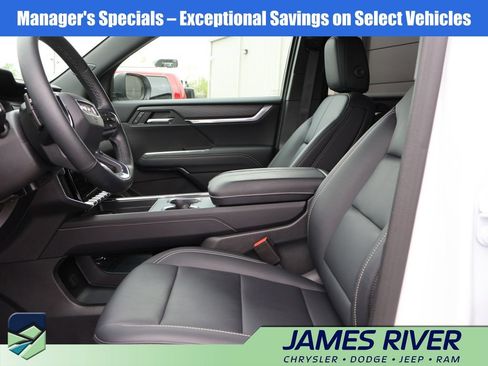 Used 2026 GMC Acadia Elevation w/ Elevation Premium Package AWD/4WD image 24