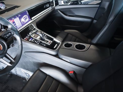 Used 2022 Porsche Panamera 4S AWD/4WD image 19