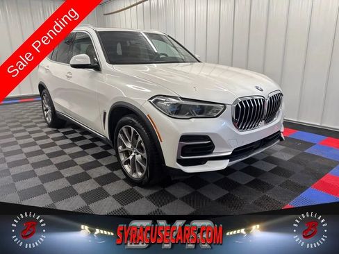 Used 2023 BMW X5 xDrive40i AWD/4WD image 1