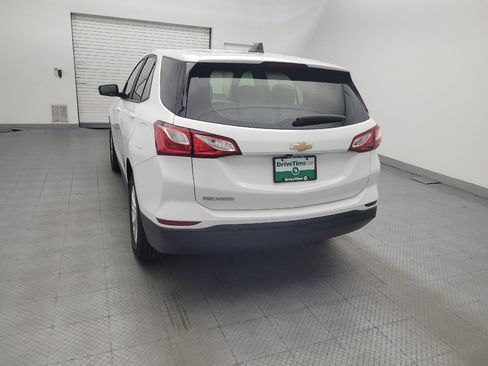 Used 2021 Chevrolet Equinox LS w/ LPO, Cargo Package FWD image 6