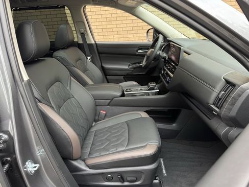 New 2026 Nissan Pathfinder Platinum AWD/4WD image 5