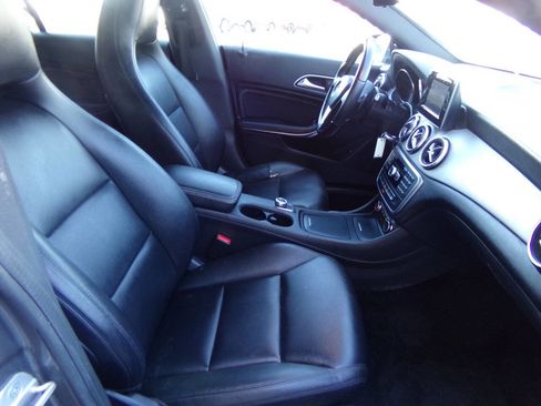 Used 2014 Mercedes-Benz CLA 250 image 40