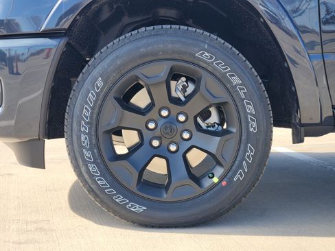 New 2026 RAM 1500 4x4 Crew Cab image 9