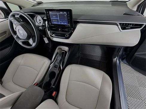 Used 2022 Toyota Corolla LE image 25