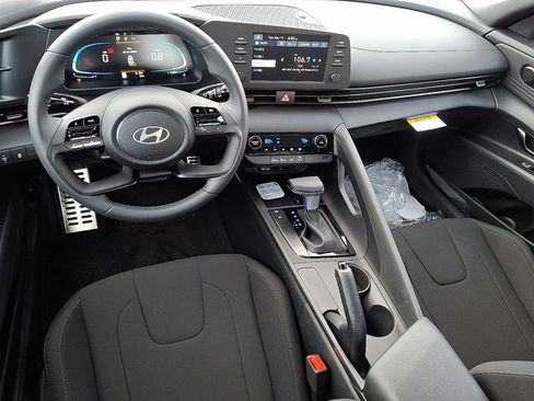 New 2026 Hyundai Elantra Sport FWD image 11