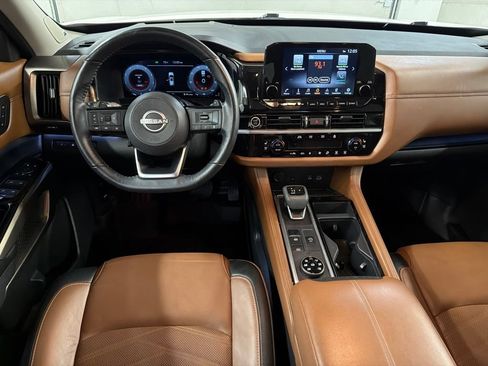 Used 2024 Nissan Pathfinder Platinum w/ Cargo Package AWD/4WD image 8