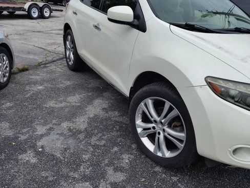 Used 2010 Nissan Murano LE w/ Navigation Pkg FWD image 3