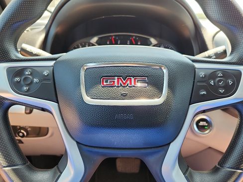 Used 2023 GMC Terrain SLE w/ Driver Convenience Package image 16