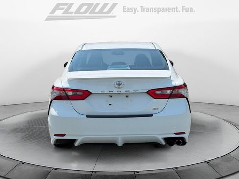 Used 2018 Toyota Camry SE w/ Moonroof Package FWD image 8