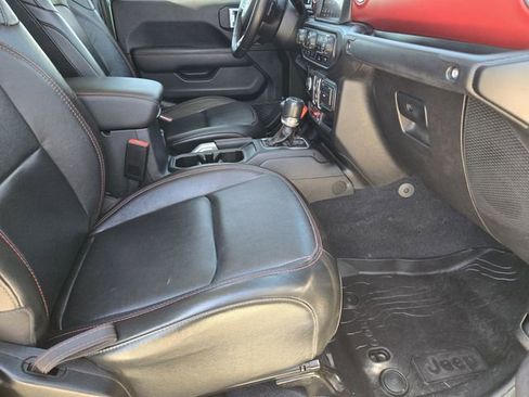 Used 2022 Jeep Gladiator Rubicon w/ Cold Weather Group AWD/4WD image 14