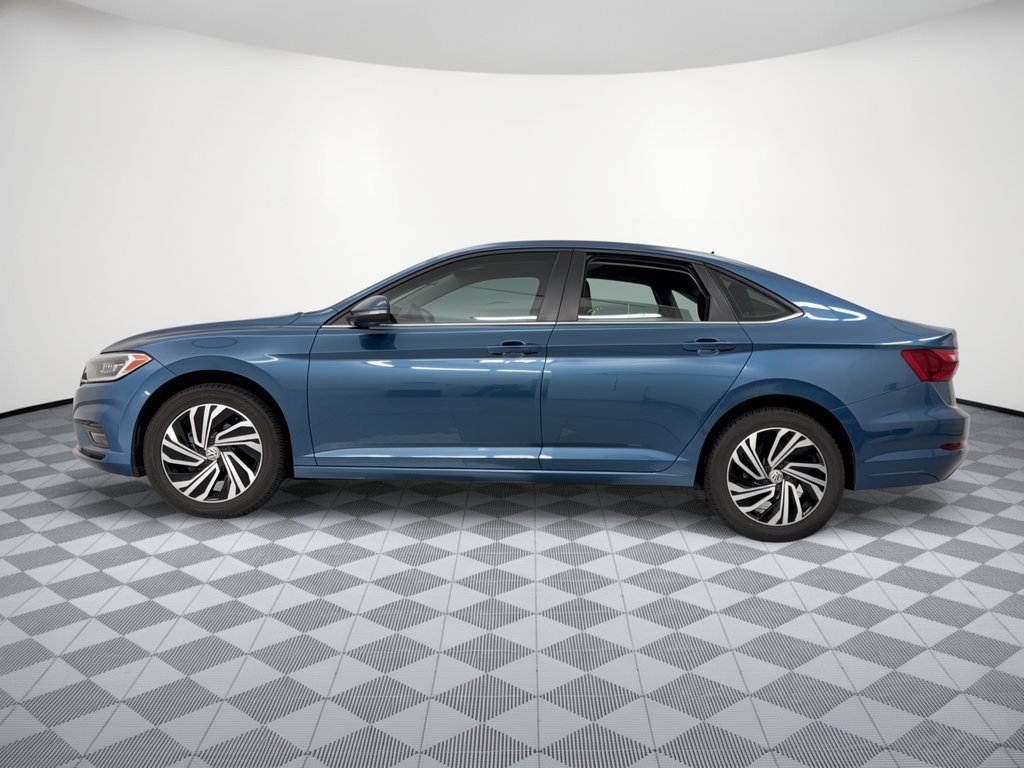 Used 2021 Volkswagen Jetta SEL Premium FWD image 2