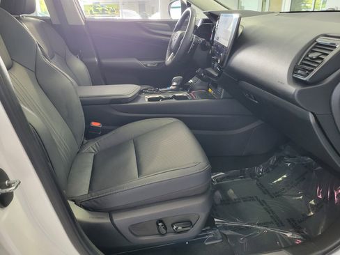 Certified 2024 Lexus NX 250 FWD w/ Premium Package image 16