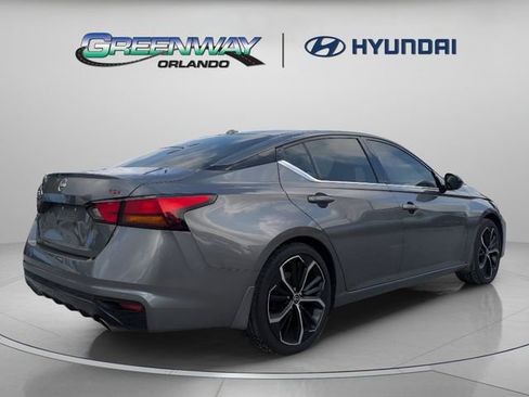Used 2024 Nissan Altima 2.5 SR FWD image 8