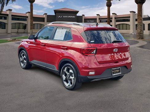 Certified 2022 Hyundai Venue SEL FWD image 6