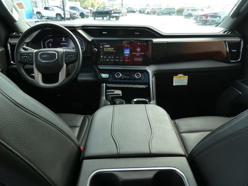 Certified 2025 GMC Sierra 1500 Denali RWD image 24