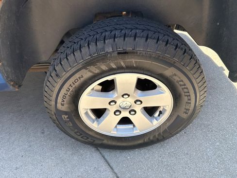 Used 2011 RAM 1500 Classic SLT AWD/4WD image 17