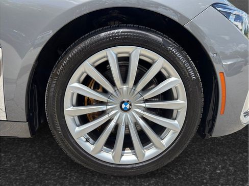 Used 2022 BMW 740i xDrive w/ Premium Package AWD/4WD image 13