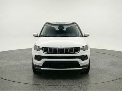 Used 2025 Jeep Compass Limited AWD/4WD image 2
