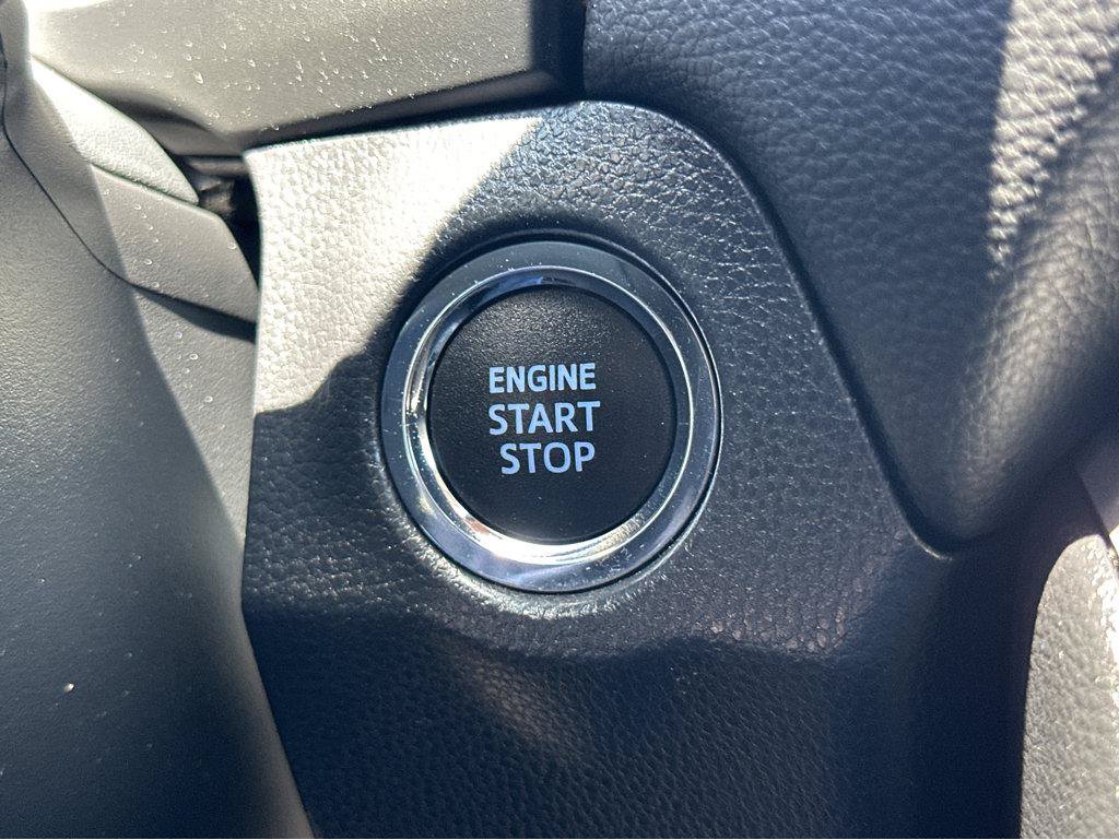 Used 2021 Toyota RAV4 XLE w/ Convenience Package FWD image 24