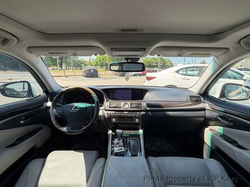 Used 2013 Lexus LS 460 w/ Comfort Pkg RWD image 13