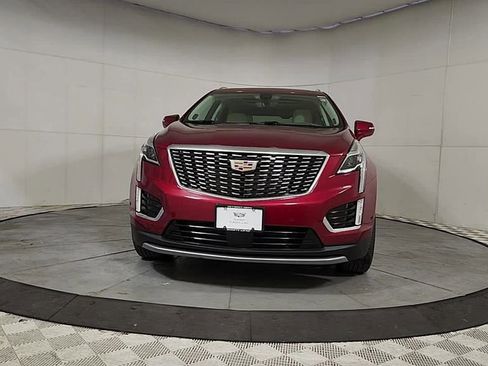 Used 2024 Cadillac XT5 Premium Luxury w/ Technology Package AWD/4WD image 8