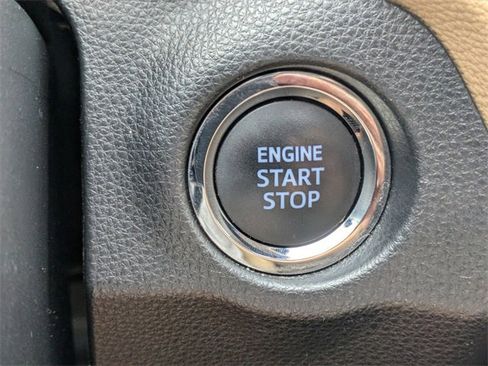 Used 2020 Toyota RAV4 Limited image 33