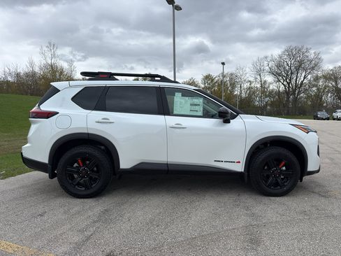 New 2026 Nissan Rogue SV AWD/4WD image 4