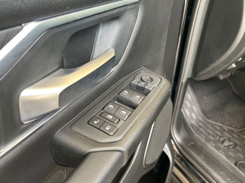 Used 2025 RAM 1500 Big Horn AWD/4WD image 40