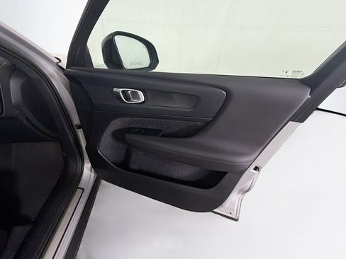 Used 2023 Volvo XC40 Recharge Plus AWD/4WD image 33