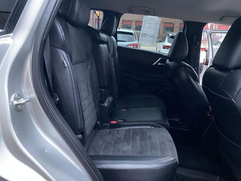 Used 2022 Mitsubishi Outlander SE image 19