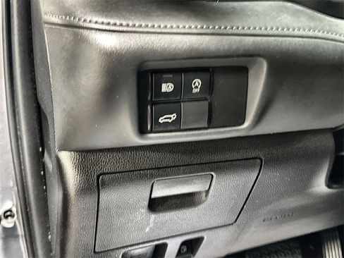 Used 2024 Toyota Highlander LE image 16