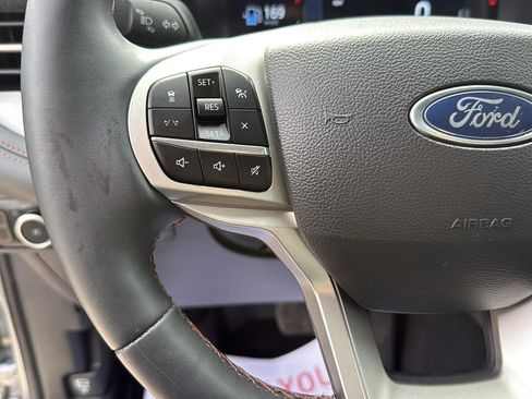 Certified 2025 Ford Explorer Active w/ Active Comfort Package RWD image 17