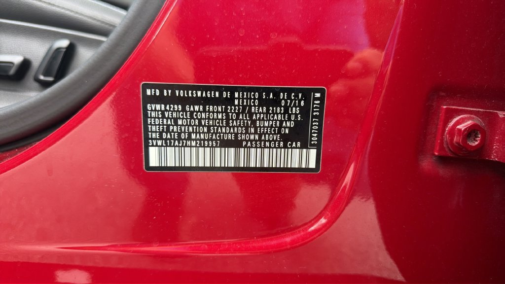 Used 2017 Volkswagen Jetta SEL FWD image 36