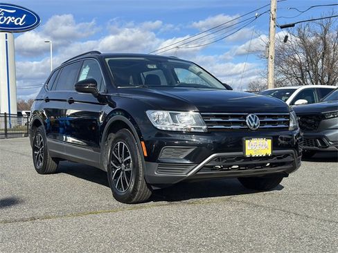 Used 2021 Volkswagen Tiguan SE image 46