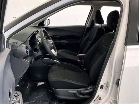 Used 2021 Nissan Kicks S FWD image 18