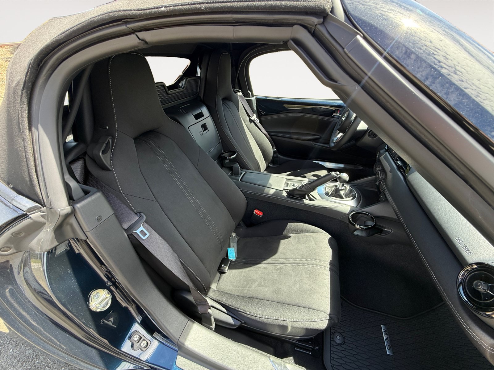 New 2026 MAZDA MX-5 Miata Club w/ Interior Package RWD image 18