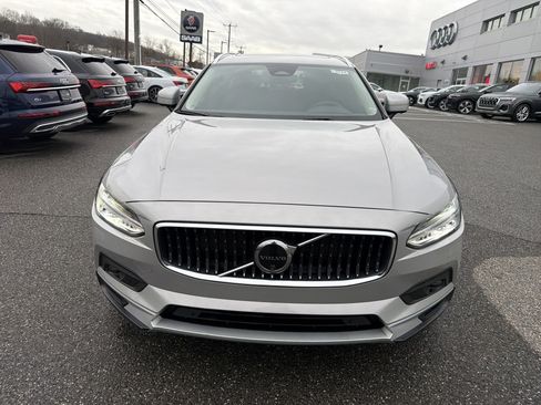 Used 2025 Volvo V90 B6 Cross Country Plus image 2