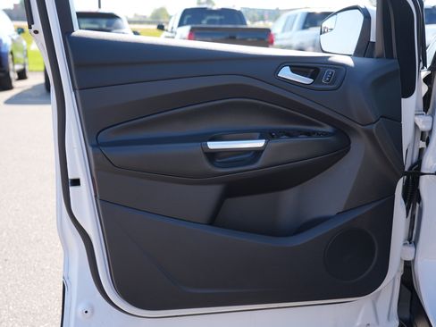 Used 2018 Ford Escape SE w/ SE Sync 3 Package AWD/4WD image 14