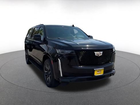 Used 2023 Cadillac Escalade ESV Sport AWD/4WD image 3
