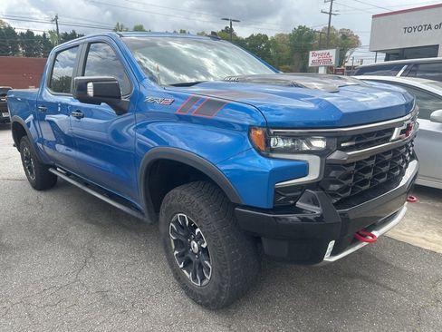 Used 2023 Chevrolet Silverado 1500 ZR2 w/ Technology Package image 2