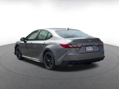 Used 2025 Toyota Camry SE image 11