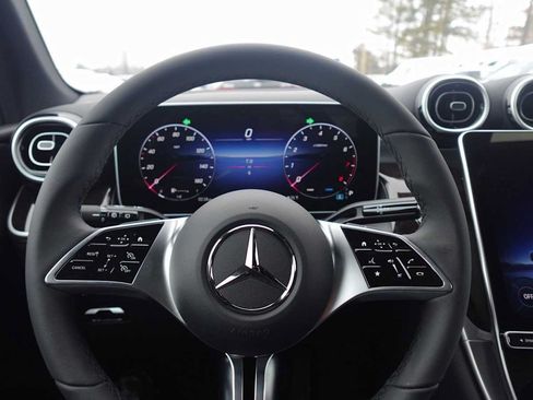 Used 2026 Mercedes-Benz GLC 300 4MATIC image 17