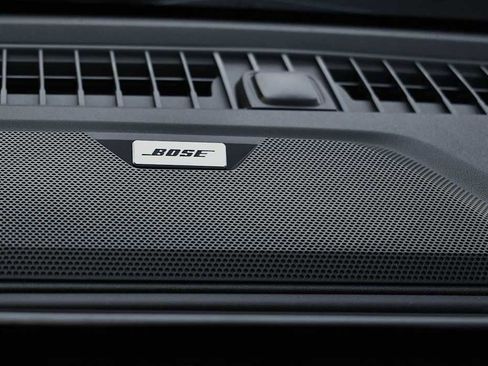 Used 2024 Chevrolet Colorado Z71 w/ Z71 Convenience Package 2 image 16