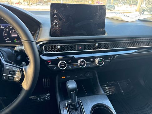 Used 2025 Honda Civic Sport image 17