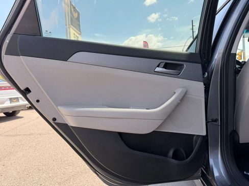 Used 2019 Hyundai Sonata SE FWD image 13