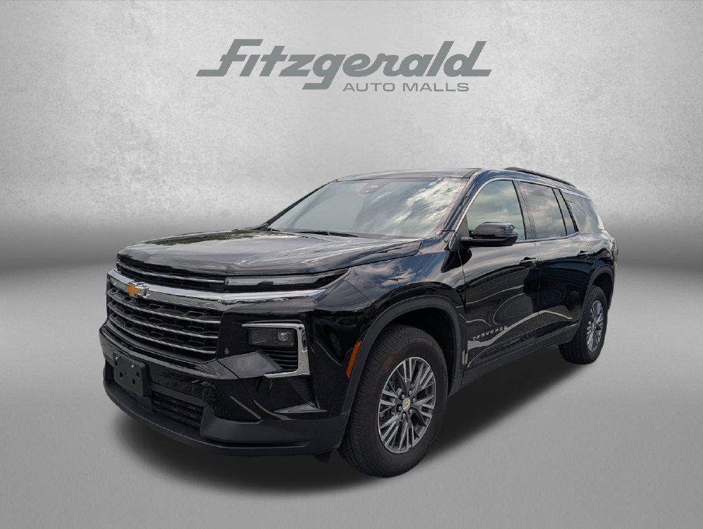 Used 2025 Chevrolet Traverse LT AWD/4WD image 3