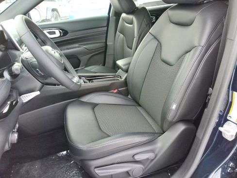 New 2026 Jeep Compass Latitude image 12