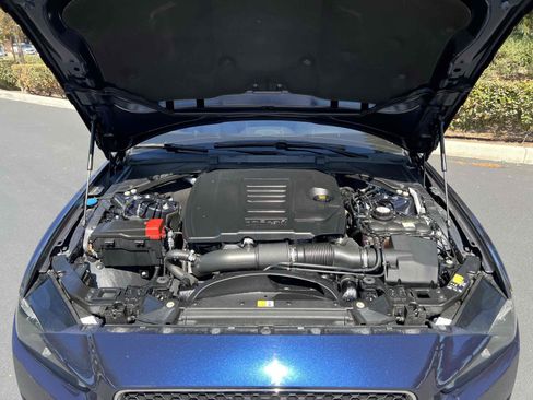 Used 2019 Jaguar XE image 24